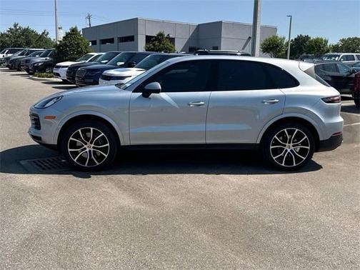 2023 Porsche Cayenne Base