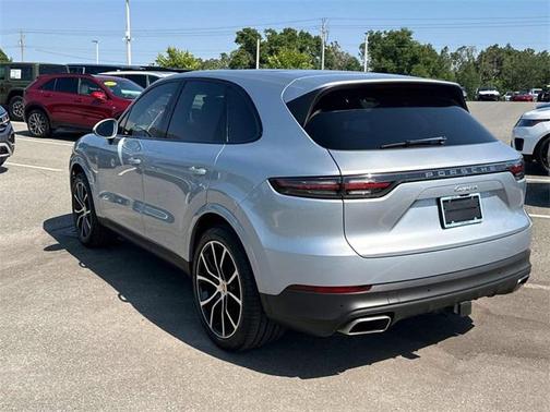 2023 Porsche Cayenne Base