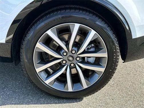 2025 Land Rover Discovery P360 Dynamic SE