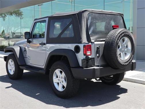 Photo 4 of 25 of 2016 Jeep Wrangler Sport