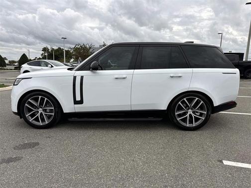 2025 Land Rover Range Rover P400 SE