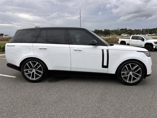 2025 Land Rover Range Rover P400 SE