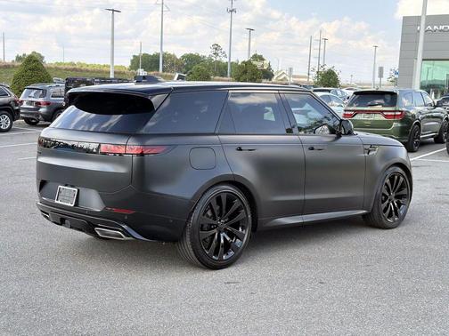 2026 Land Rover Range Rover Sport SE