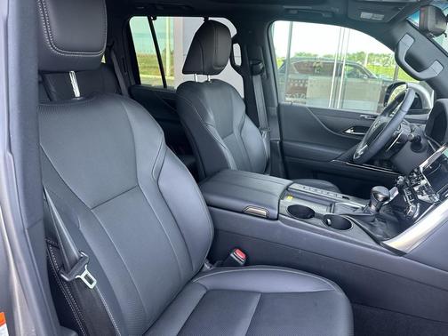 2025 Lexus LX 600 Luxury