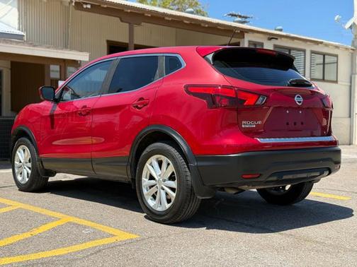Palatial Ruby 2017 Nissan Rogue Sport S