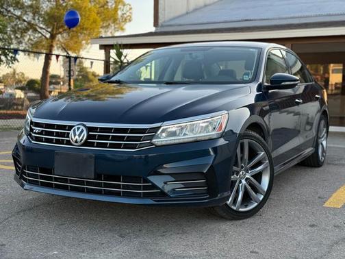 2018 Volkswagen Passat 2.0T R-Line