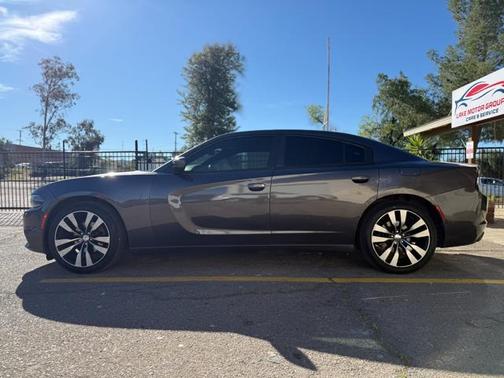 2015 Dodge Charger SE