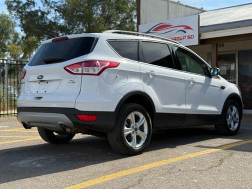 OXFORD WHITE 2014 Ford Escape SE