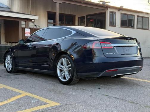 Blue Metallic 2014 Tesla Model S Base