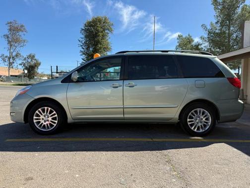 2008 Toyota Sienna XLE