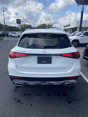 2025 Mercedes-Benz GLC 300 