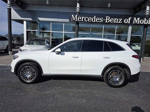 2025 Mercedes-Benz GLC 300 