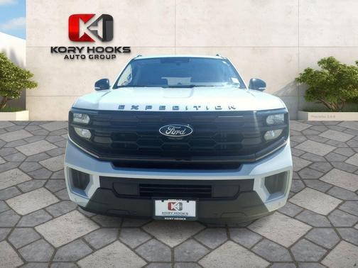 Space Silver 2025 Ford Expedition Max Active
