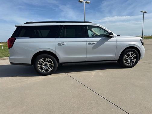 Space Silver 2025 Ford Expedition Max Active