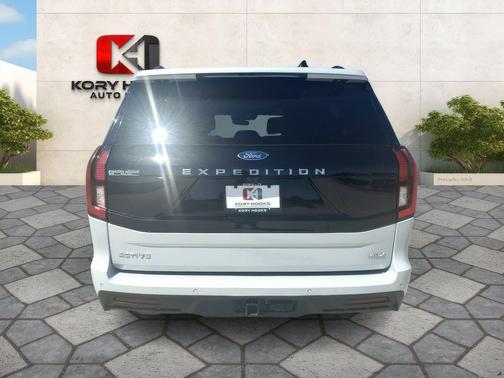 Space Silver 2025 Ford Expedition Max Active