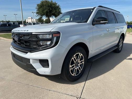 Space Silver 2025 Ford Expedition Max Active