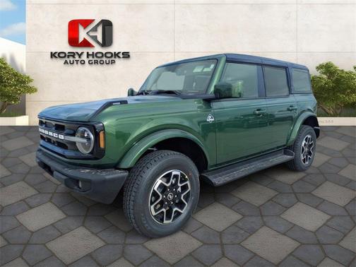 Eruption Green Metallic 2025 Ford Bronco Outer Banks SUV