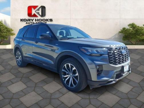 Carbonized Gray Metallic 2026 Ford Explorer ST-Line