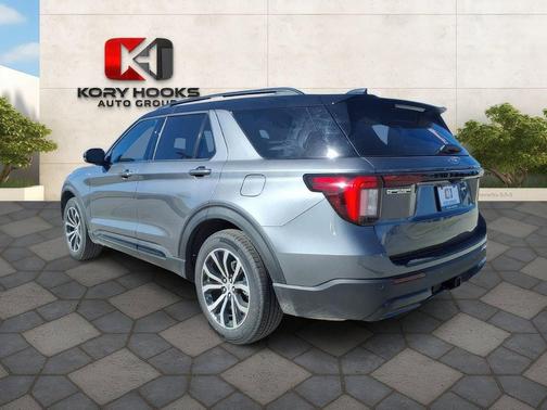 Carbonized Gray Metallic 2026 Ford Explorer ST-Line