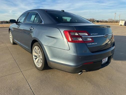 2018 Ford Taurus Limited
