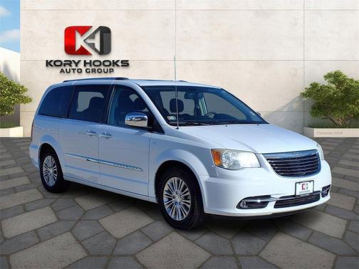 2014 Chrysler Town & Country Touring-L