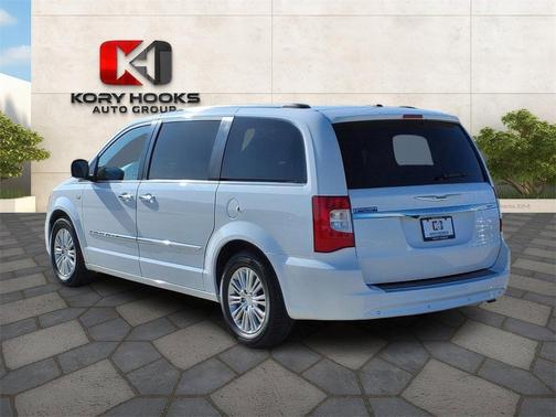2014 Chrysler Town & Country Touring-L