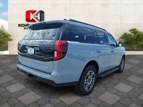 Glacier Gray Metallic 2025 Ford Expedition Active