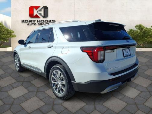 Star White 2026 Ford Explorer Platinum