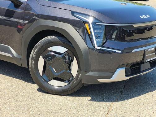 Metal 2026 Kia EV9 Light Long Range