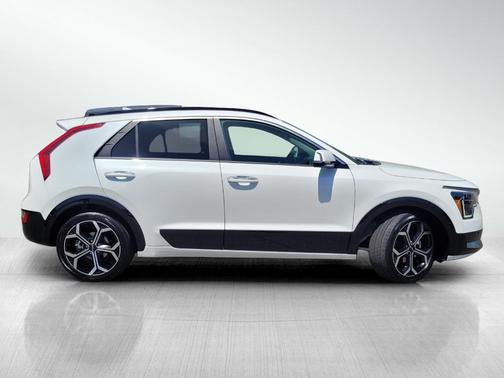 2024 Kia Niro Plug-In Hybrid SX Touring