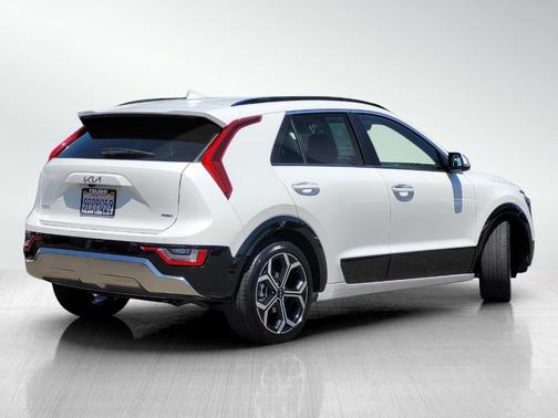 2024 Kia Niro Plug-In Hybrid SX Touring