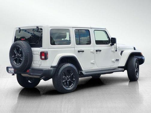 Bright White Clearcoat 2022 Jeep Wrangler Unlimited Sahara Altitude