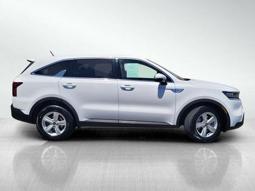 White Pearl 2021 Kia Sorento LX