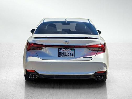 Pearl 2019 Toyota Avalon XLE Touring