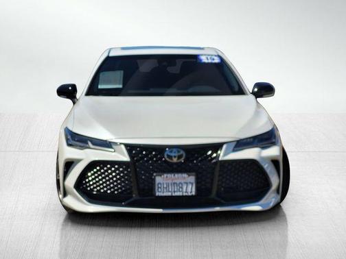 Pearl 2019 Toyota Avalon XLE Touring