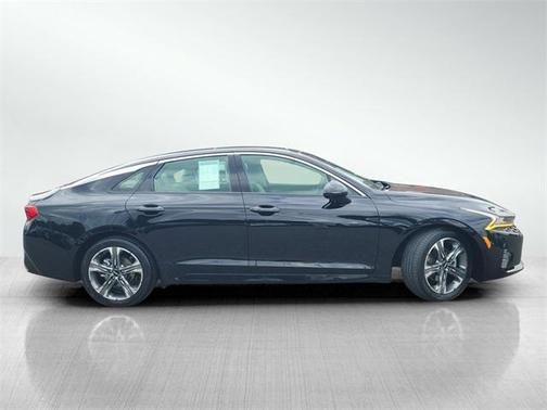 2022 Kia K5 EX