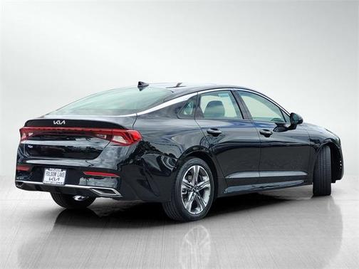 2022 Kia K5 EX