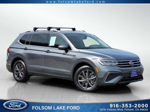 Platinum Gray Metallic 2023 Volkswagen Tiguan 2.0T SE