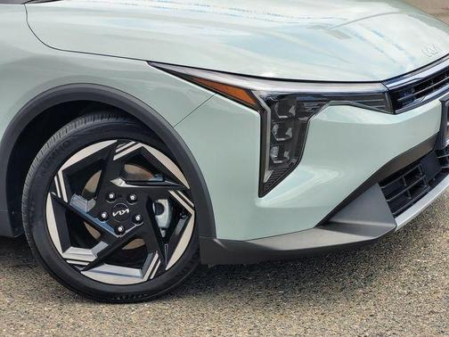 Haze 2025 Kia K4 EX