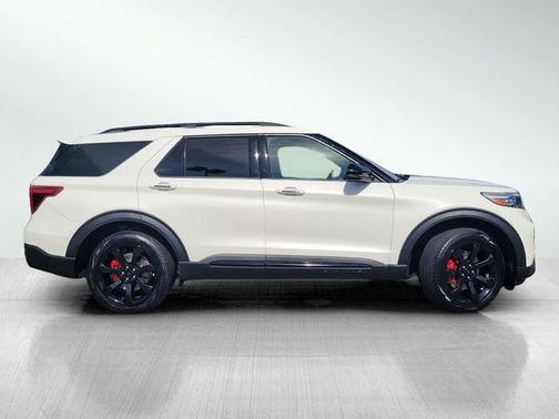 White Metallic 2023 Ford Explorer ST