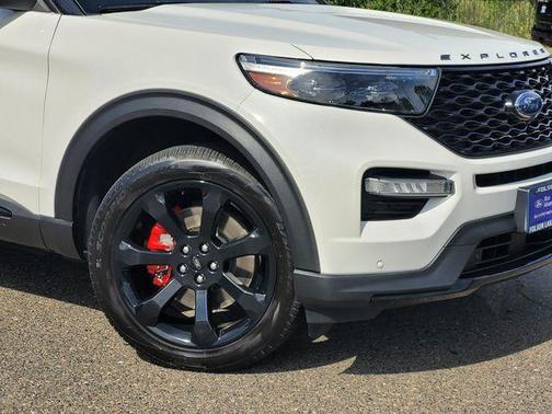 White Metallic 2023 Ford Explorer ST
