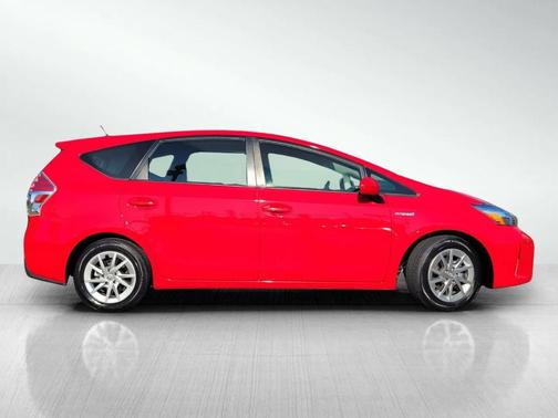 2015 Toyota Prius v Three
