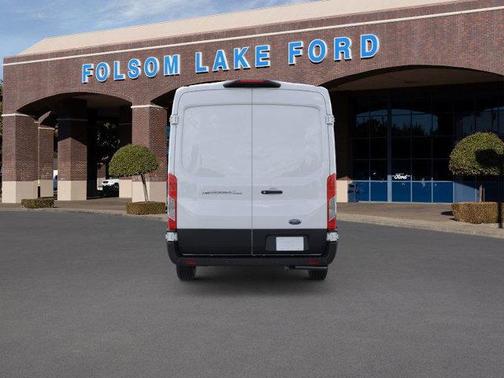 2025 Ford E-Transit Base