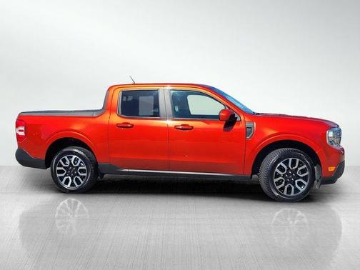 Hot Pepper Red Tinted Clearcoat 2022 Ford Maverick Lariat