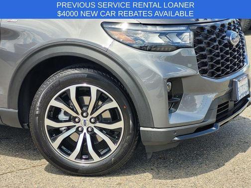 Gray Metallic 2026 Ford Explorer ST-Line
