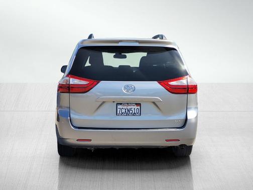 Silver Sky Metallic 2015 Toyota Sienna XLE