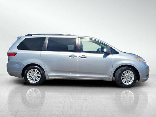Silver Sky Metallic 2015 Toyota Sienna XLE