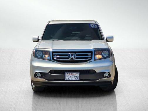 Silver 2014 Honda Pilot EX