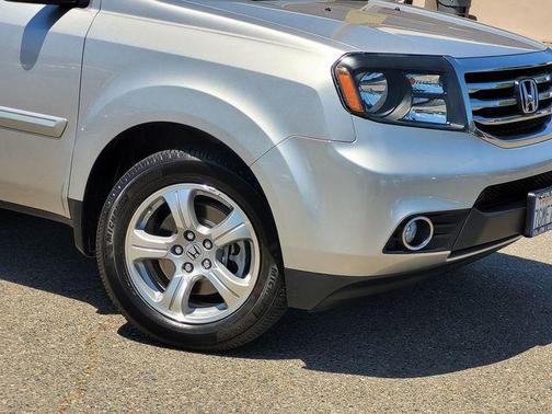 Silver 2014 Honda Pilot EX