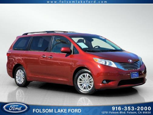 2017 Toyota Sienna XLE